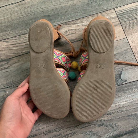 Size 12 gap sandals - Picture 4 of 4